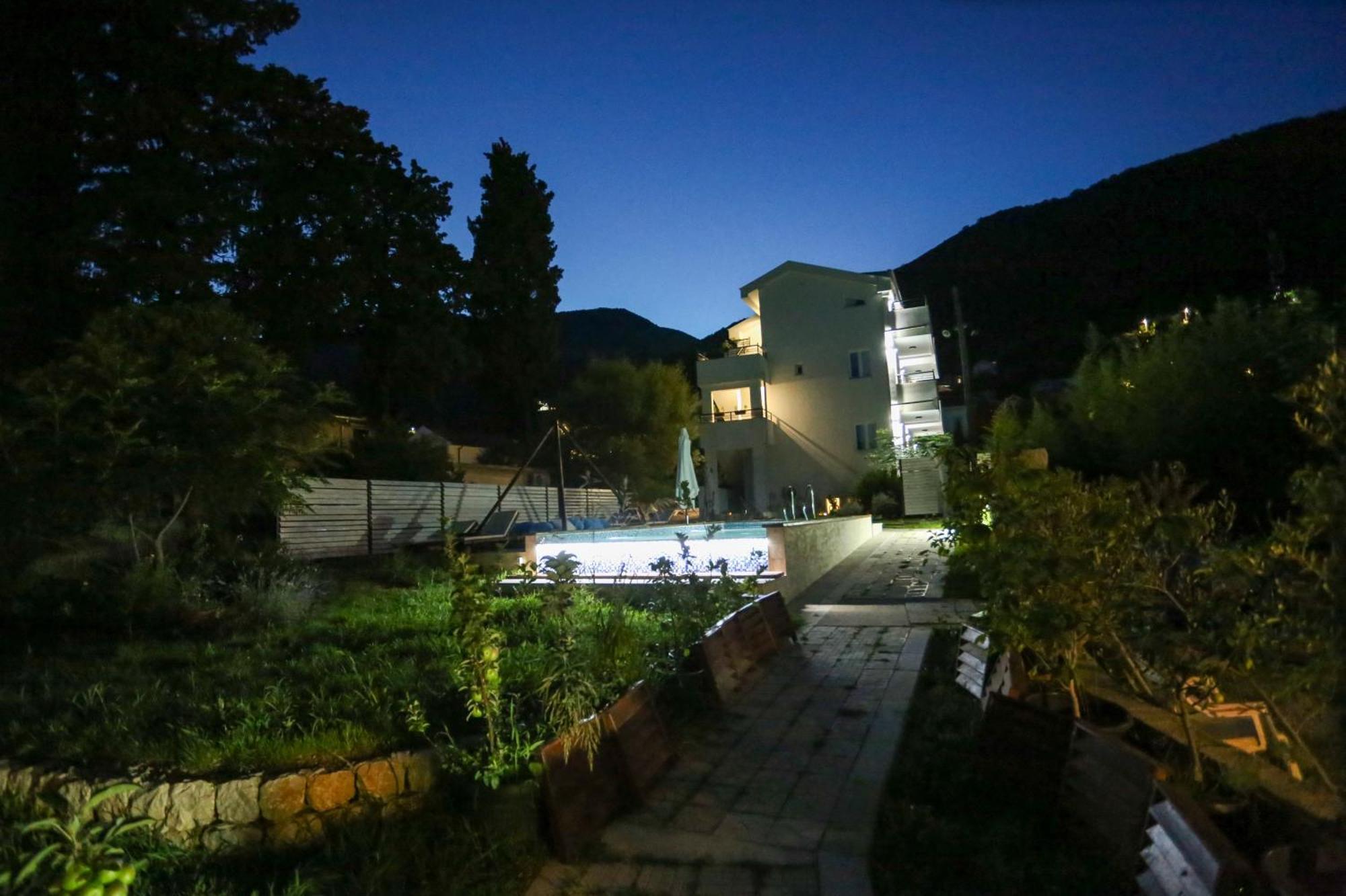 Apartments Cukovic Херцег-Нови Экстерьер фото